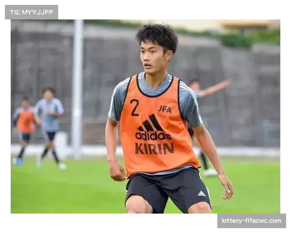 荒木隼人与东俊希联手破门，广岛三箭半场3-0领先柏太阳神